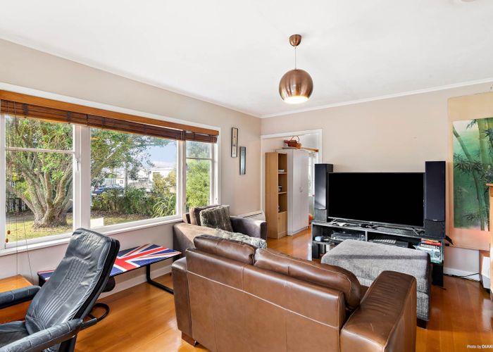  at 704B Te Atatu Road, Te Atatu Peninsula, Auckland