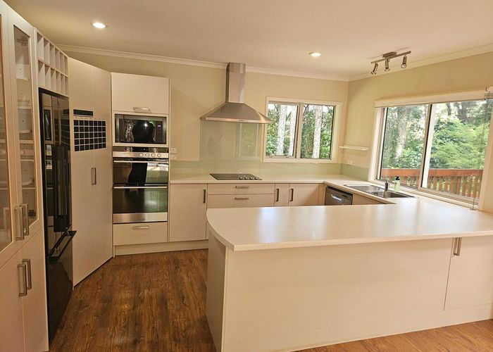  at 15 Cantua Close, Totara Heights, Manukau City, Auckland