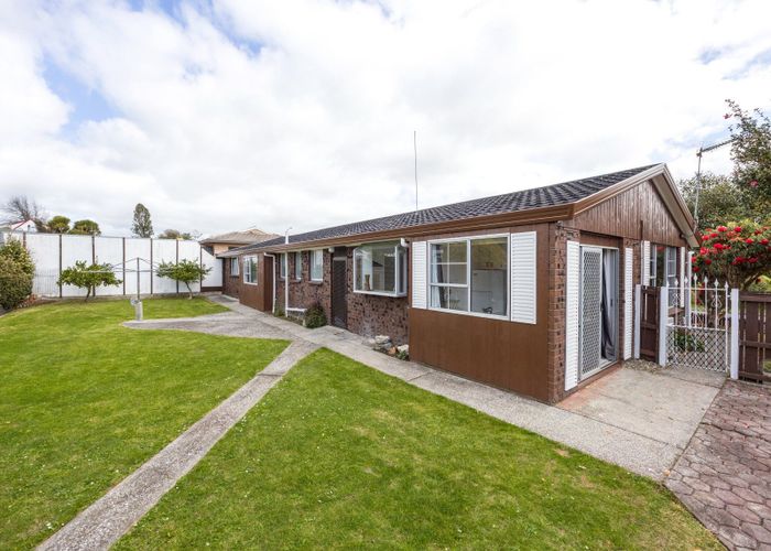  at 4 Sandalwood Drive, Dinsdale, Hamilton