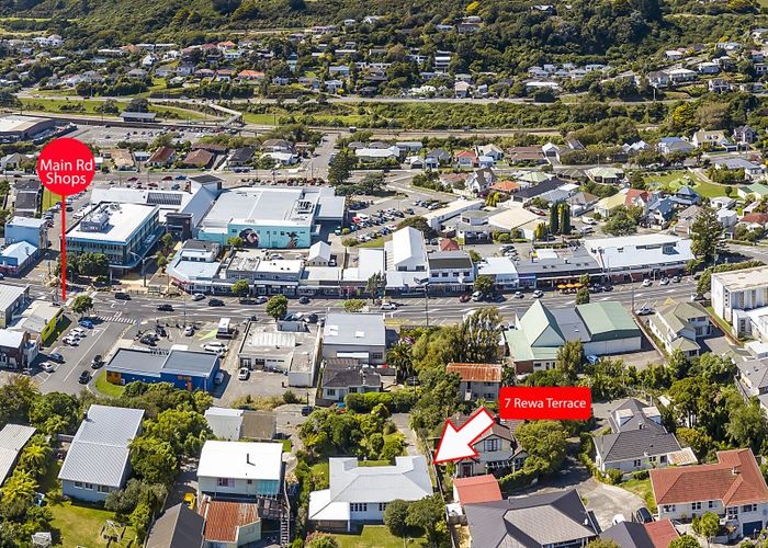  at 7 Rewa Terrace, Tawa, Wellington