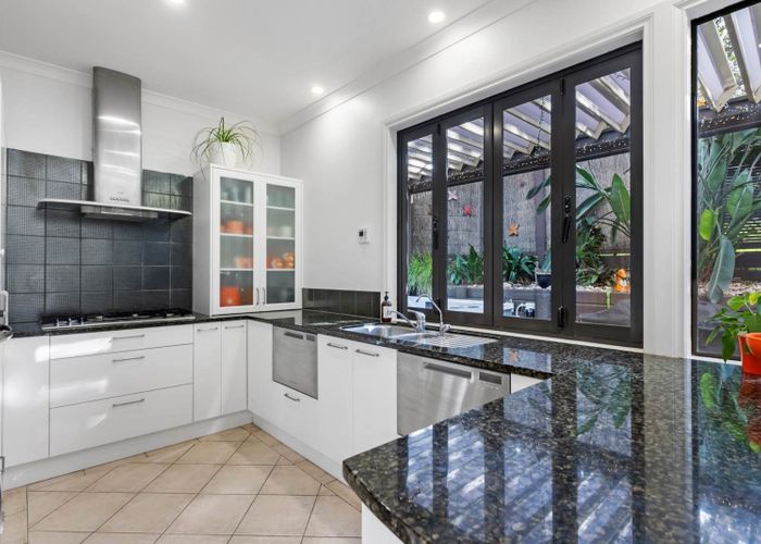  at 5A Montrose Terrace, Mairangi Bay, North Shore City, Auckland