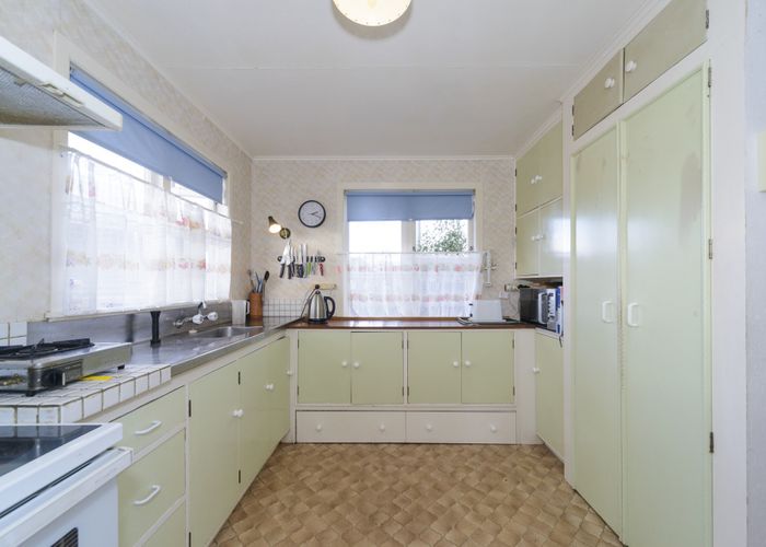  at 10 Peters Avenue, Cloverlea, Palmerston North