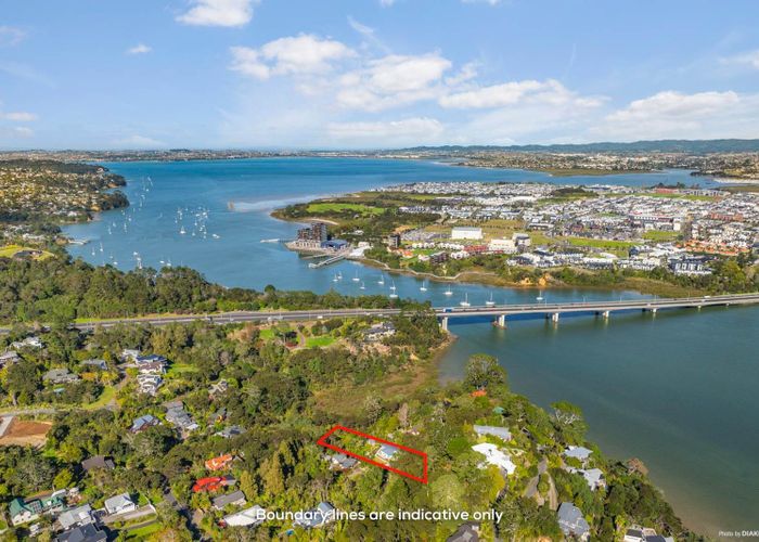  at 32 Remu Place, Greenhithe, North Shore City, Auckland