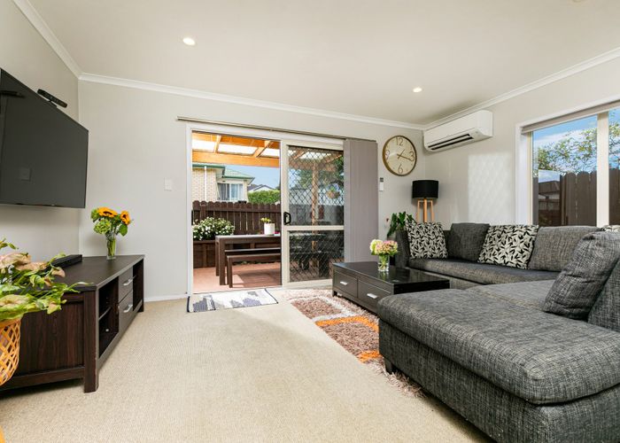  at 10 Lucienne Drive, Ranui, Auckland