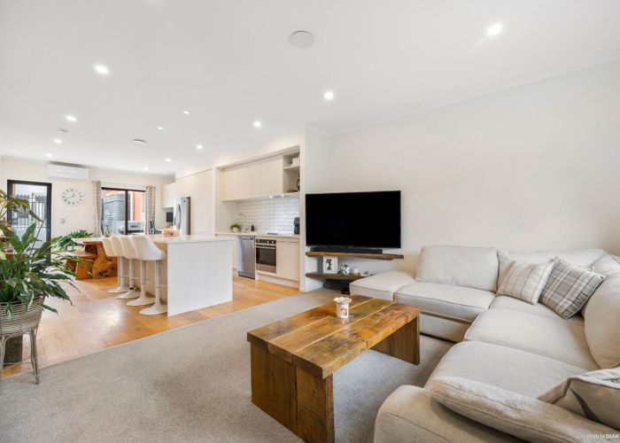  at 26 Mahalo Avenue, Manukau, Manukau City, Auckland
