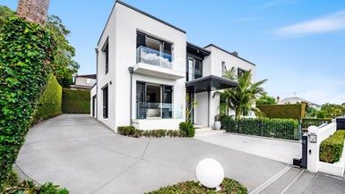  at 32 Bassett Road, Remuera, Auckland