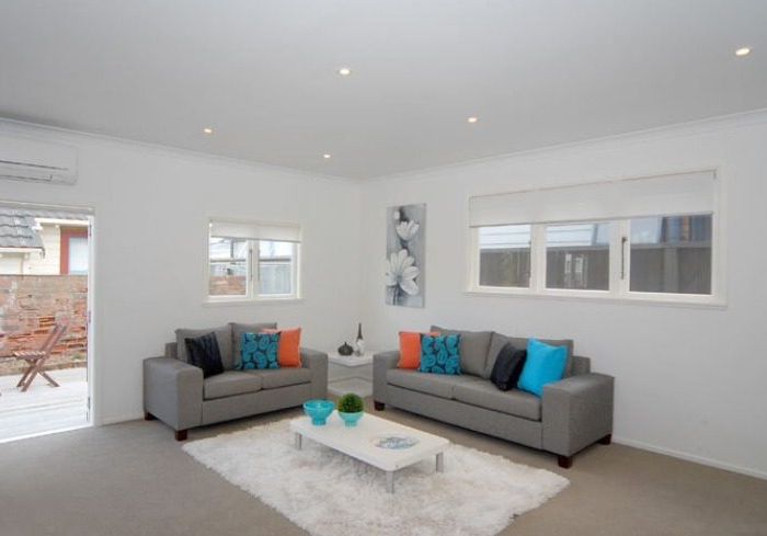  at 76 Apu Crescent, Lyall Bay, Wellington, Wellington