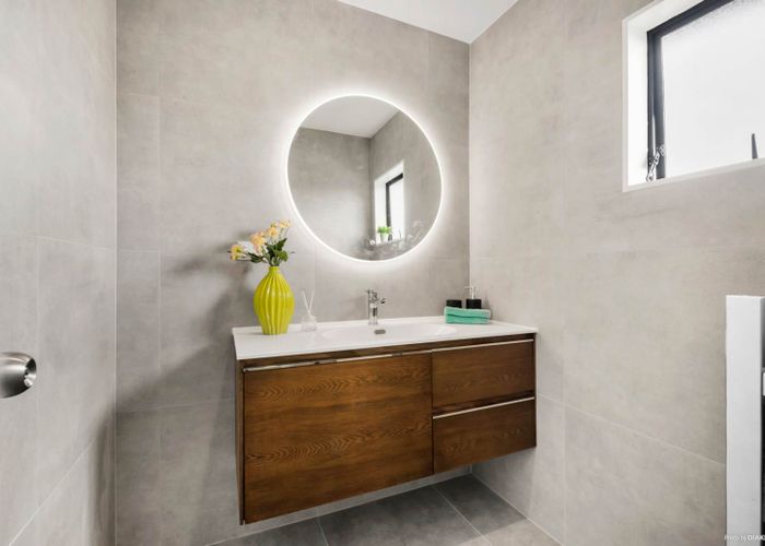  at 5/7 Vera Road, Te Atatu South, Auckland