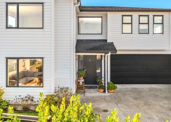  at 15 Eric Gifford Drive, Ranui, Auckland