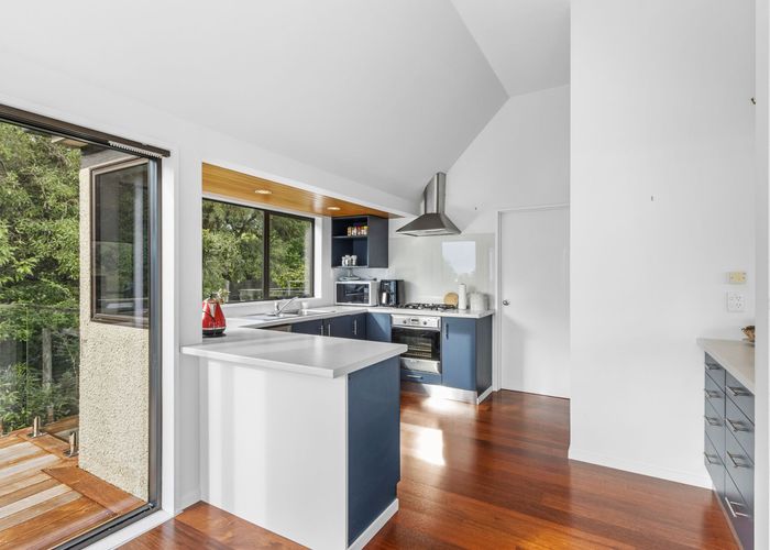  at 20 Inverness Lane, Redcliffs, Christchurch City, Canterbury