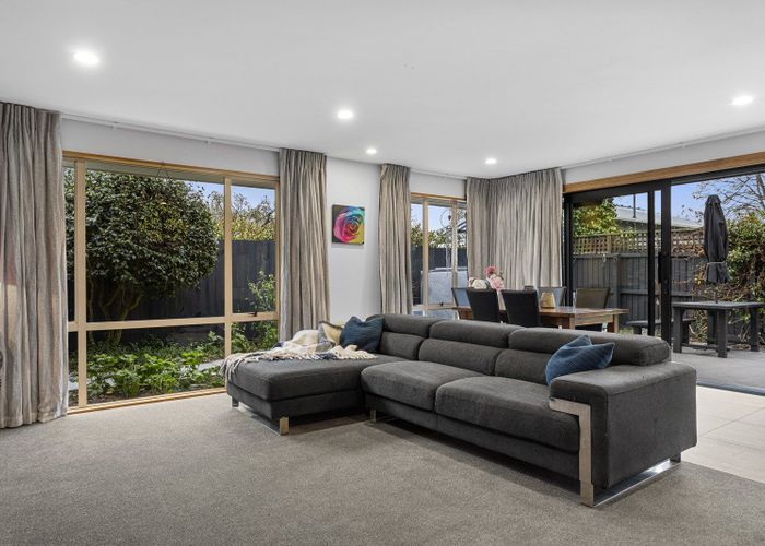  at 33 Dee Street, St Albans, Christchurch