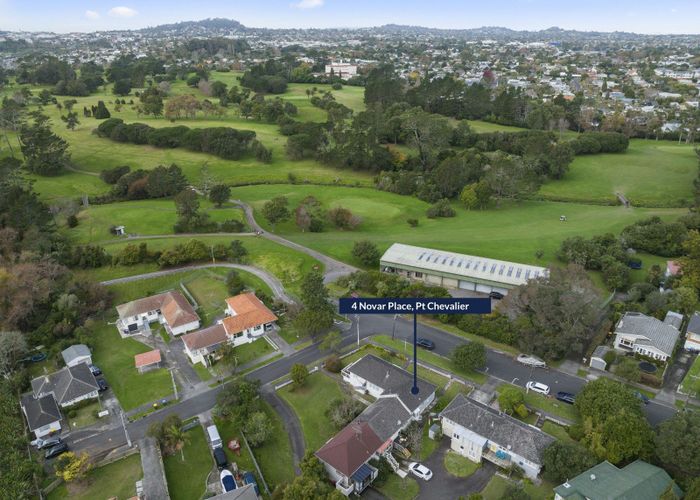  at 4 Novar Place, Point Chevalier, Auckland