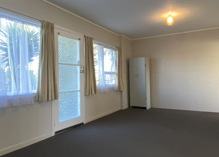  at 2/5 Albert Street, Hamilton East, Hamilton, Waikato