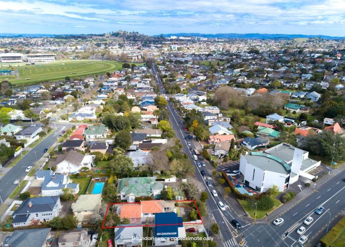  at 4A Green Lane East, Remuera, Auckland