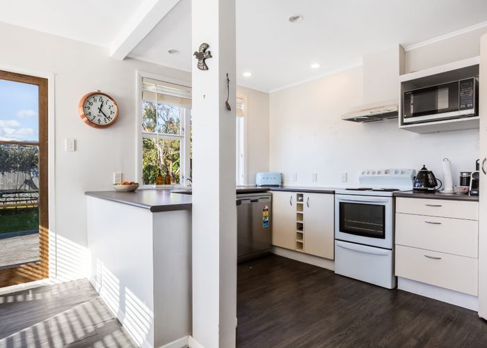  at 12 Plunket Avenue, Petone, Lower Hutt