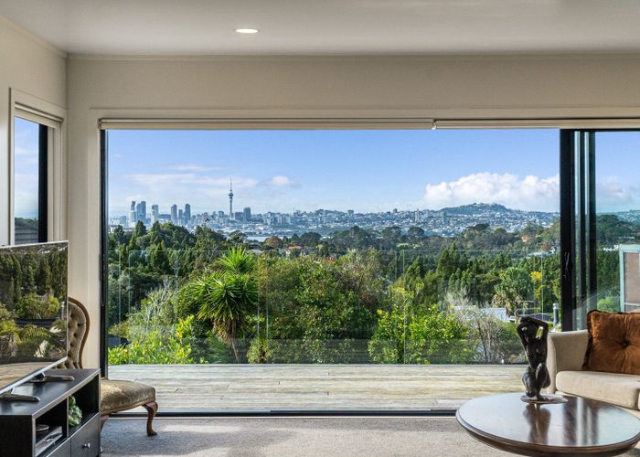  at 24A Balmain Road, Chatswood, Auckland
