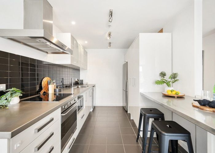  at 6A/42 Cable Street, Te Aro, Wellington