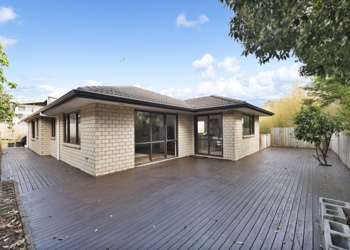  at 27A Chorley Avenue, Massey, Waitakere City, Auckland