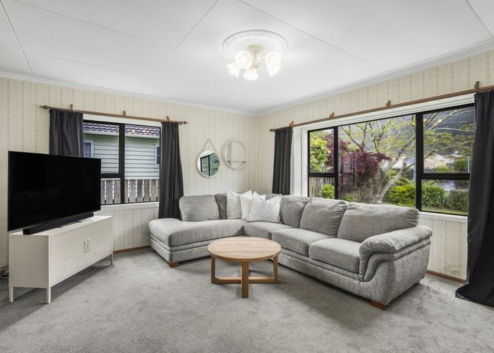  at 9 Poole Crescent, Wainuiomata, Lower Hutt