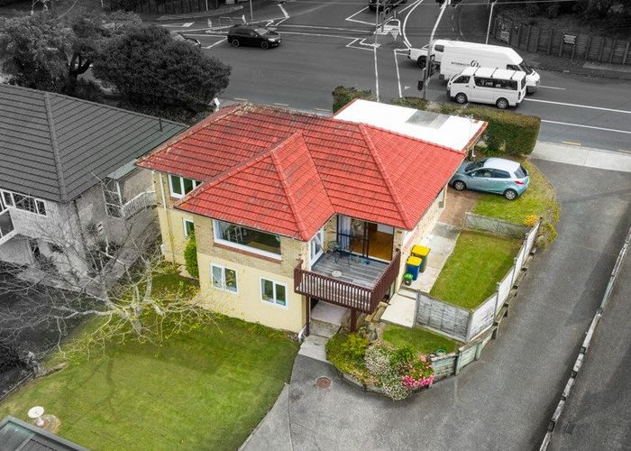  at 1/177 Glenfield Road, Hillcrest, Auckland