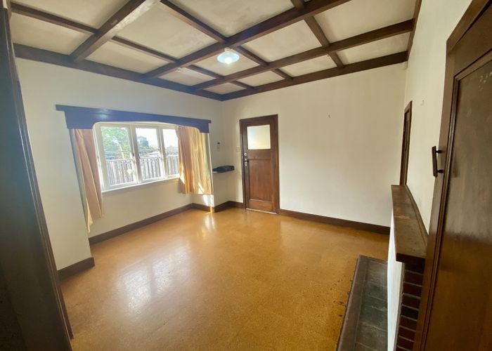  at 5 Kahikatea Drive, Melville, Hamilton