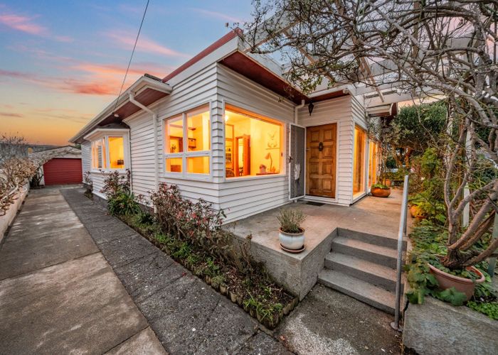  at 35 Ropata Crescent, Boulcott, Lower Hutt, Wellington