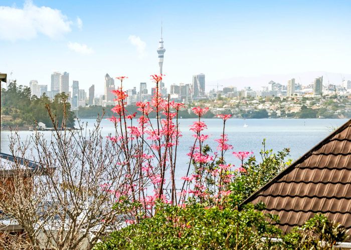  at 113 Wiseley Road, West Harbour, Auckland