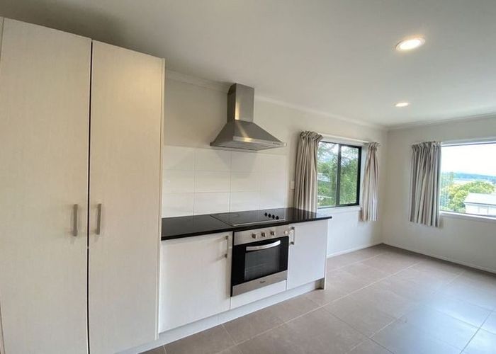  at 2/2 Swan Hill Drive, Glen Eden, Waitakere City, Auckland