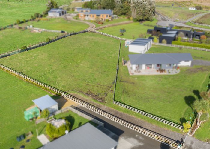  at 11 Grefor Lane, Waitarere, Levin
