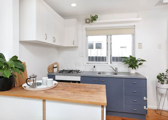  at 2/68 Malvern Road, Mount Albert, Auckland