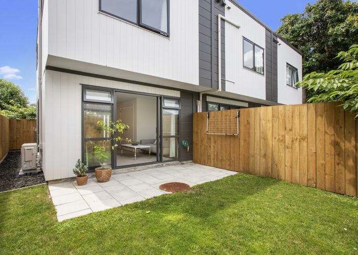  at 9/18 Graham Avenue, Te Atatu Peninsula, Auckland