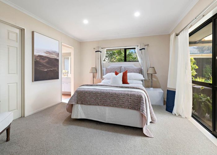  at 13 Cottesmore Place, Huntington Park, Auckland