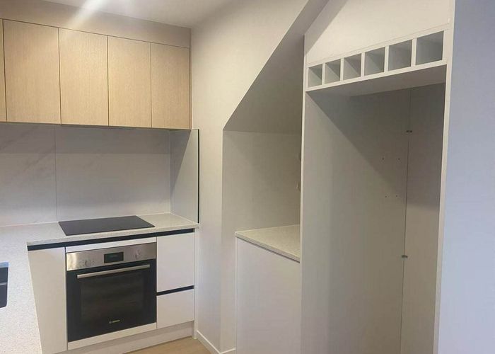  at 9B Ussher Place, Pakuranga Heights, Manukau City, Auckland