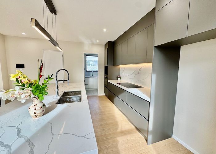  at 1 Sandford Street, Campbells Bay, North Shore City, Auckland