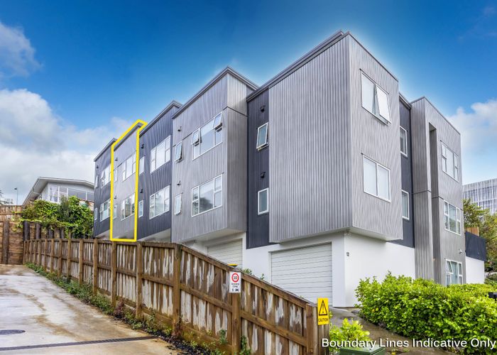  at 4/12 Scotland Place, Hillcrest, Hamilton