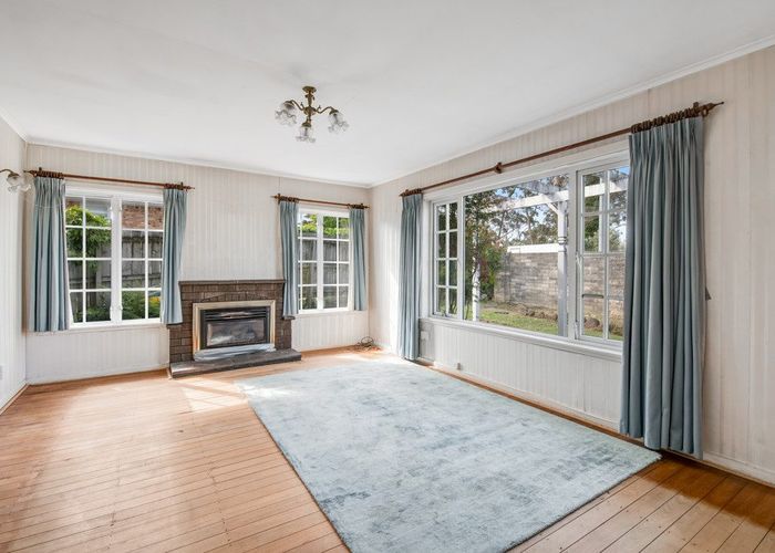  at 330 East Coast Road, Sunnynook, Auckland