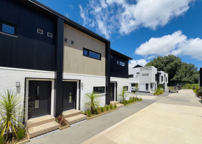  at Lot 4/23 & 25 Sullivan Avenue, Mangere Bridge, Manukau City, Auckland