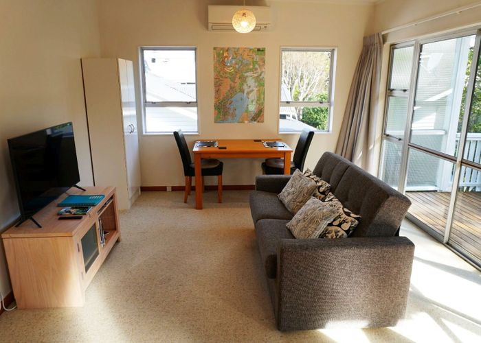  at 8A Waikare Street, Karori, Wellington, Wellington