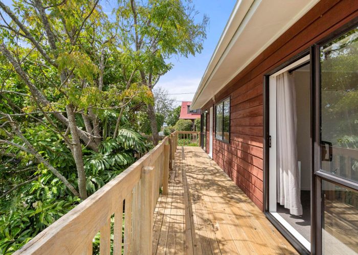  at 1/11 Weldene Avenue, Glenfield, North Shore City, Auckland