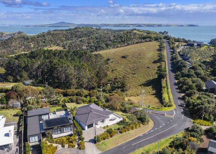  at 39 Tiri Road, Oneroa, Waiheke Island