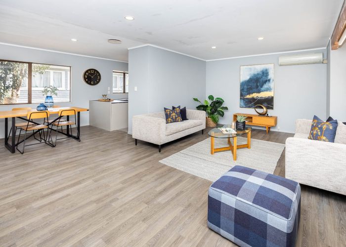  at 310 Clarkin Road, Fairfield, Hamilton