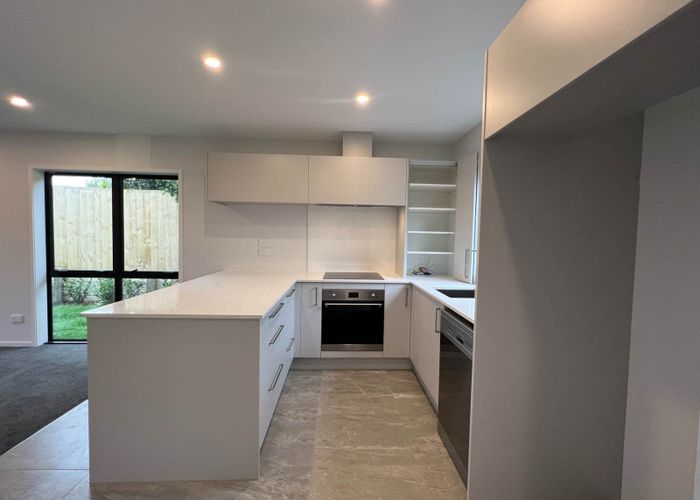  at 8/8 Valron Road, Te Atatu South, Waitakere City, Auckland