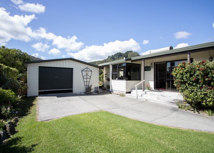  at 8 Seaview Avenue, Te Puru, Thames
