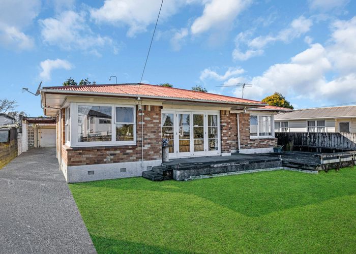  at 8 Braeburn Place, Takanini, Papakura, Auckland