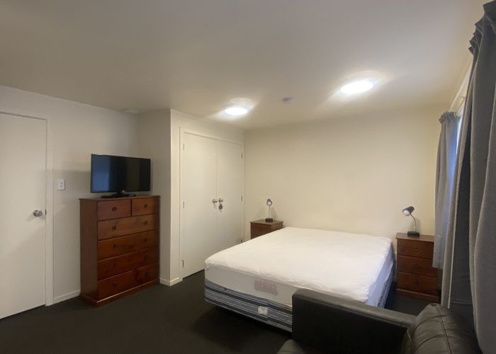  at 5/8D Schnapper Rock Road, Albany, North Shore City, Auckland