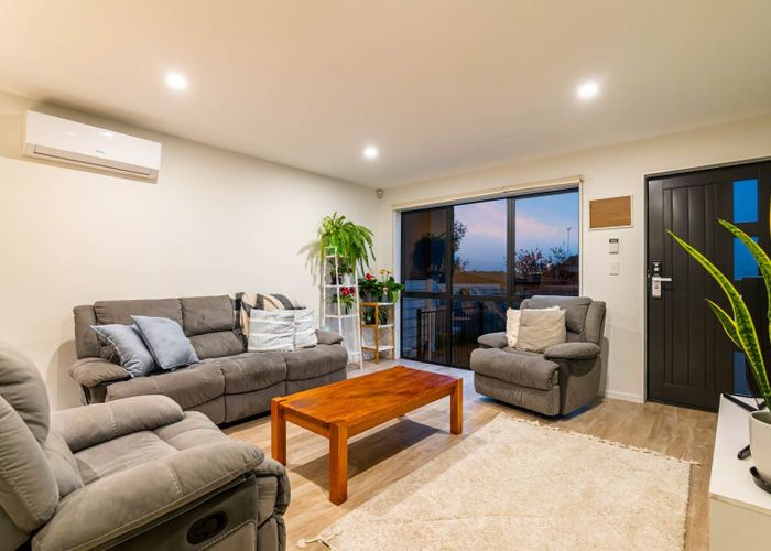  at 33b Arran Road, Browns Bay, North Shore City, Auckland