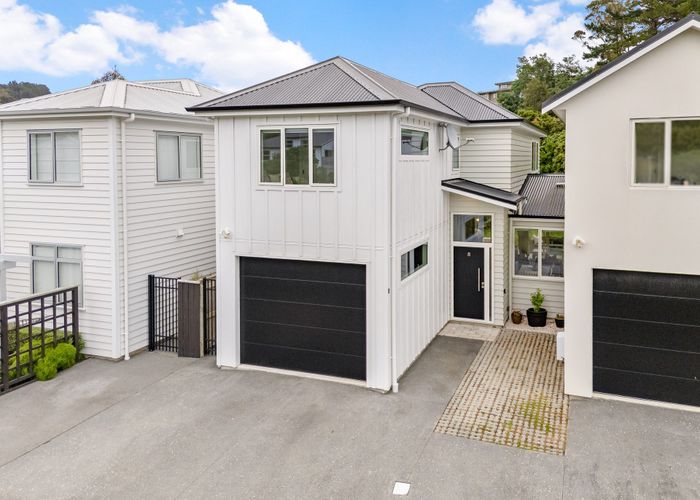  at 8 Glide Lane, Whitby, Porirua, Wellington