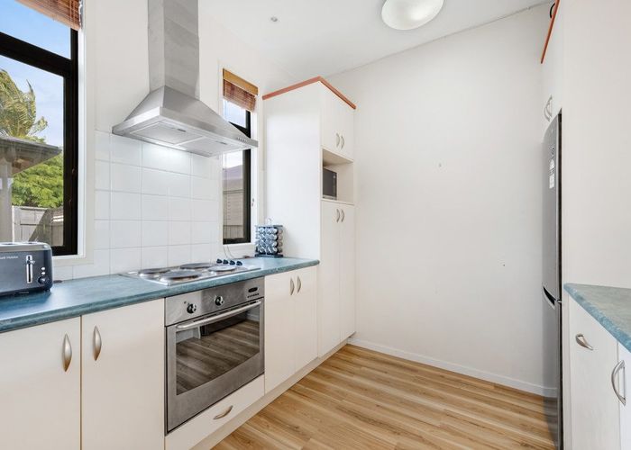  at 111/2 Armoy Drive, East Tamaki, Manukau City, Auckland