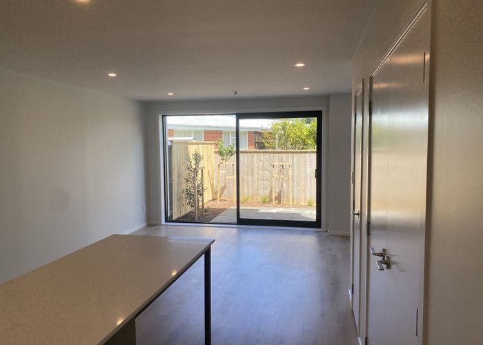  at 8/90 Knights Road, Hutt Central, Lower Hutt