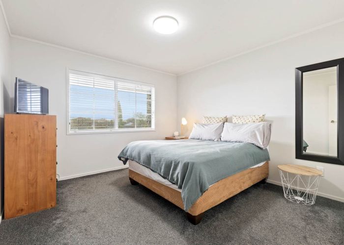  at 98 Dalwhinnie Parade, Highland Park, Auckland